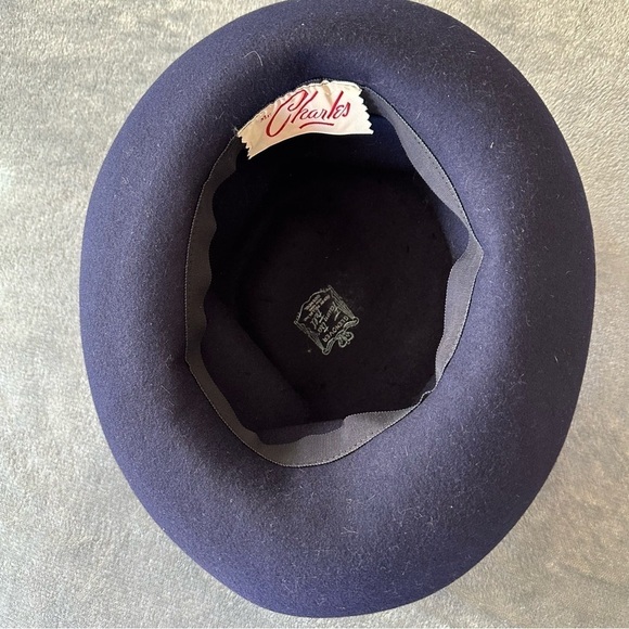 Vintage 100% Wool Clarks Navy Blue with Trim Bow Hat - Picture 10 of 10